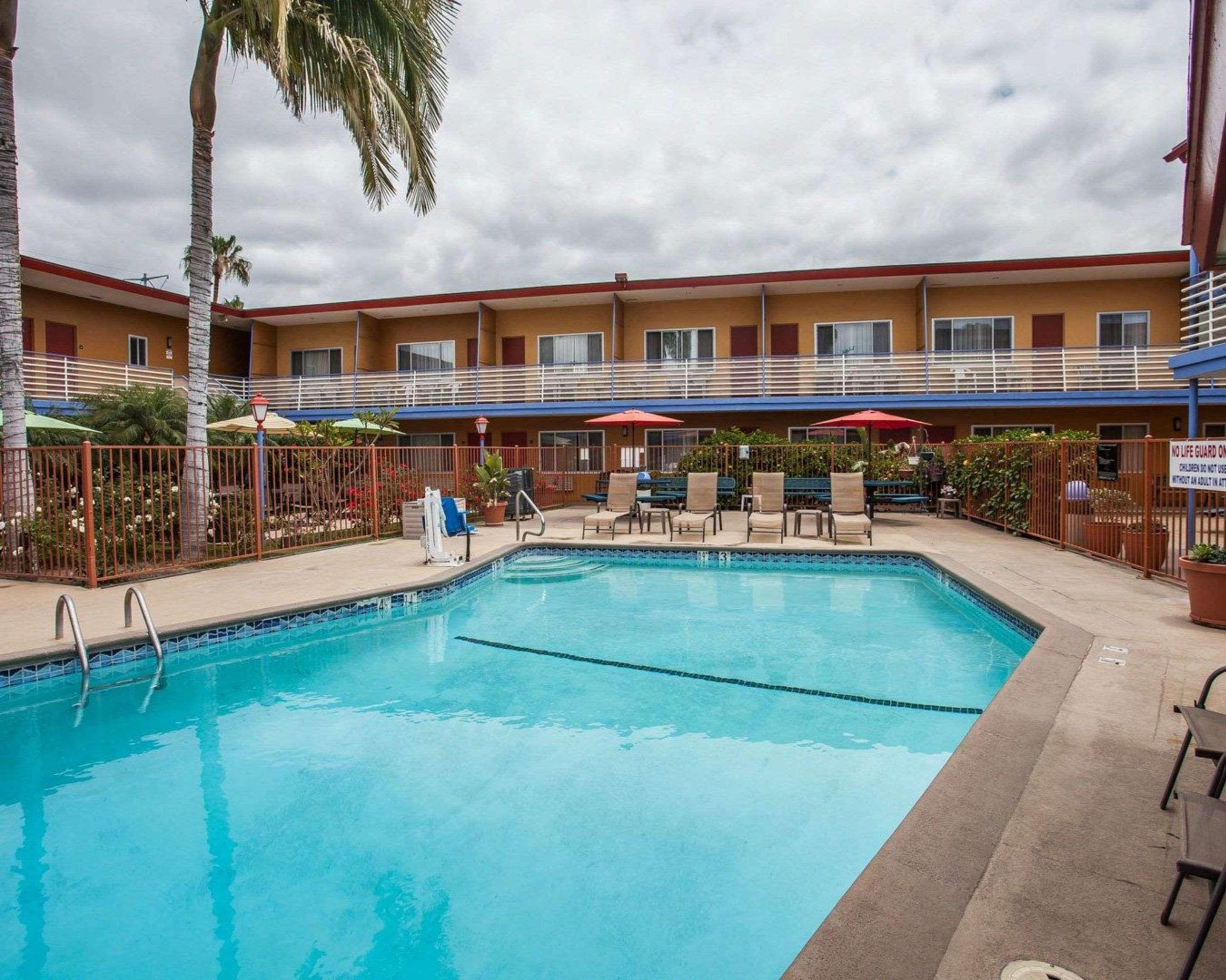 Quality Inn & Suites Anaheim At The Park Екстер'єр фото
