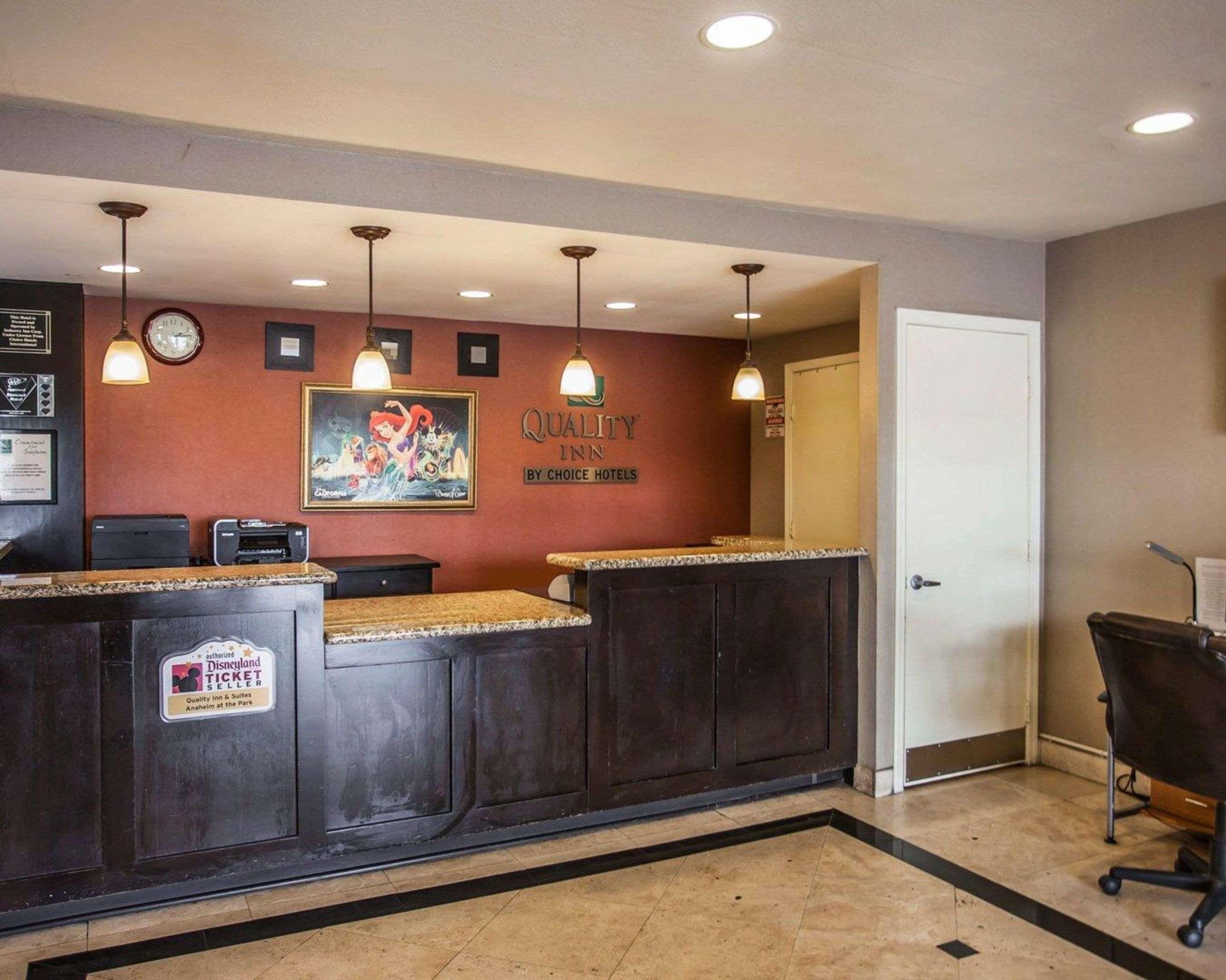 Quality Inn & Suites Anaheim At The Park Екстер'єр фото