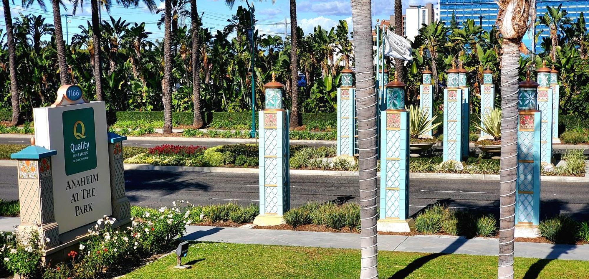 Quality Inn & Suites Anaheim At The Park Екстер'єр фото